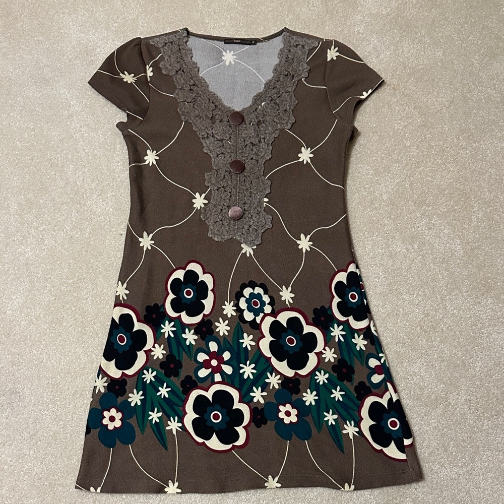 Vintage Hazel floral knit dress size M velvet covered buttons yarn accents